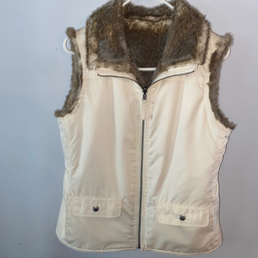 Faux fur lined women’s vest